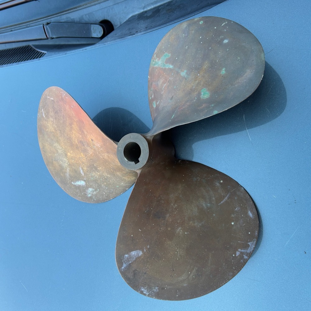 Chris Craft 1371 LH T-36 Vintage Bronze 3 Blade Boat Propeller LH Rotation